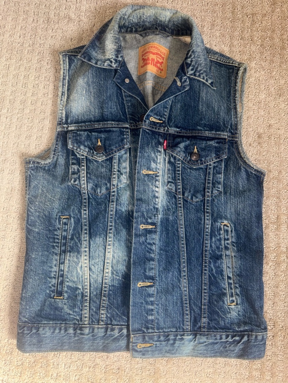 Levi’s Denim Vest Medium Blue Trucker Style Button Front Classic Jean - Picture 5 of 6